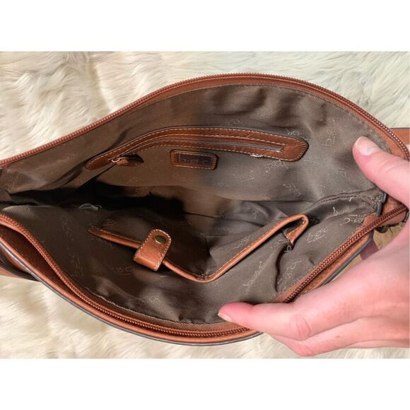 BOC Amhearst Crossbody Bag - Picture 5 of 9